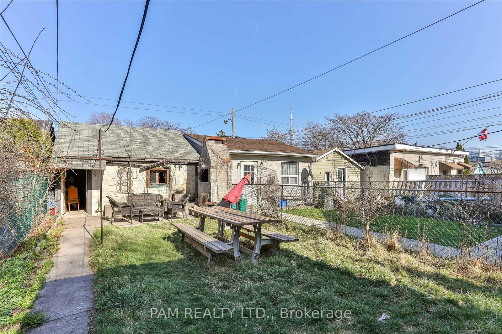 147 Euclid Avenue • Toronto, ON photo 36