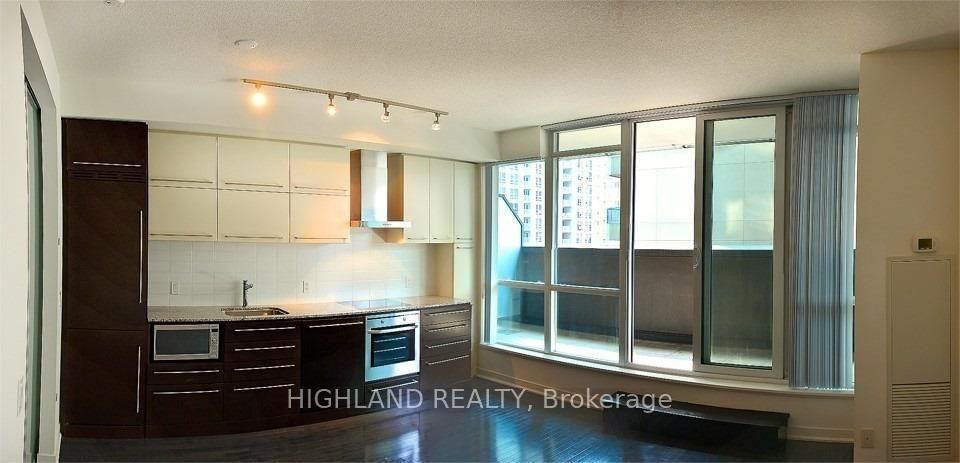 408 - 770 Bay Street, Toronto 4