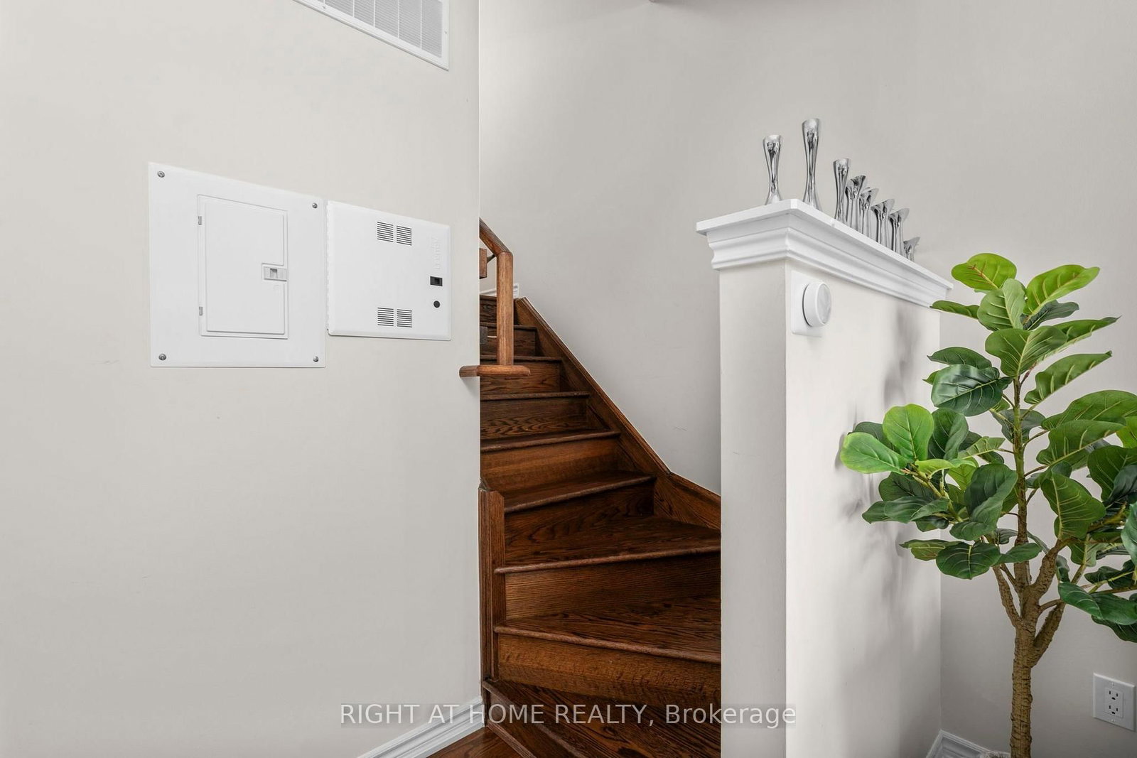 27 Coneflower Crescent • #31 • Toronto, ON photo 21