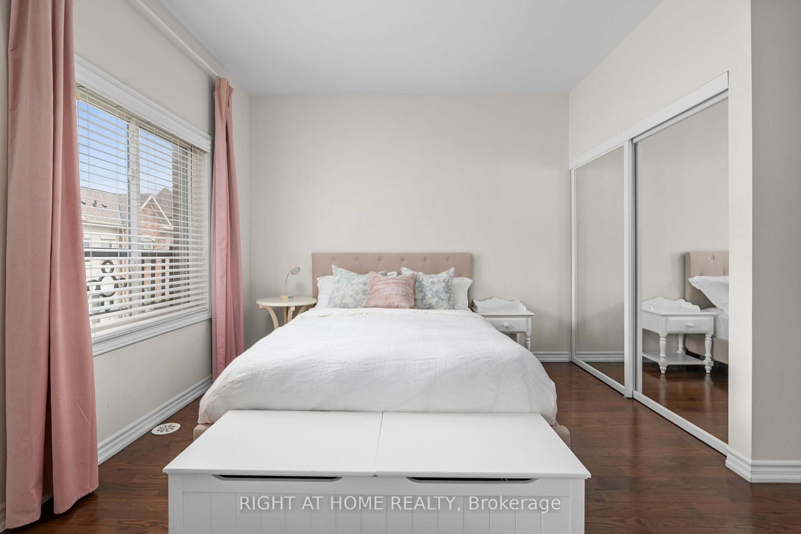 27 Coneflower Crescent • #31 • Toronto, ON photo 32