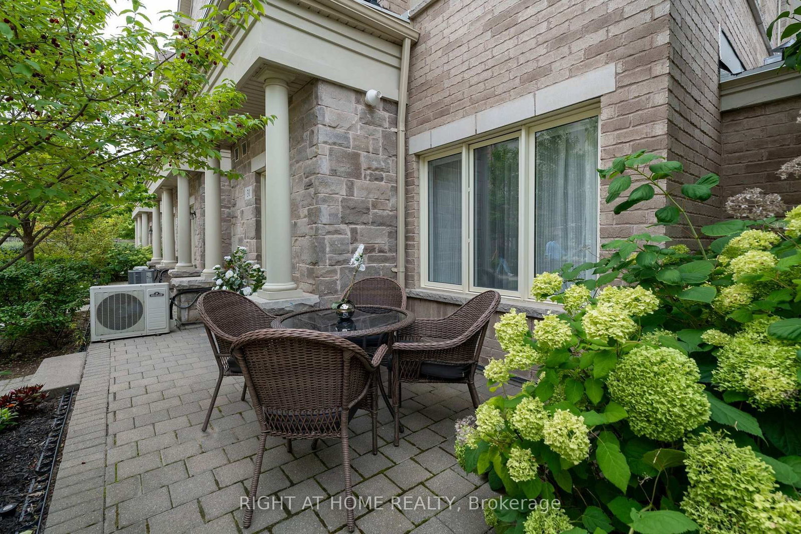 27 Coneflower Crescent • #31 • Toronto, ON photo 38