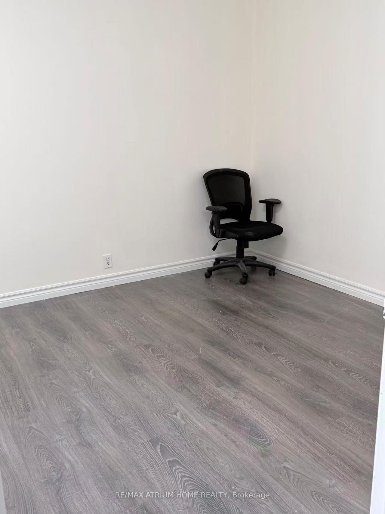 301 - 369 Spadina Avenue, Toronto 4
