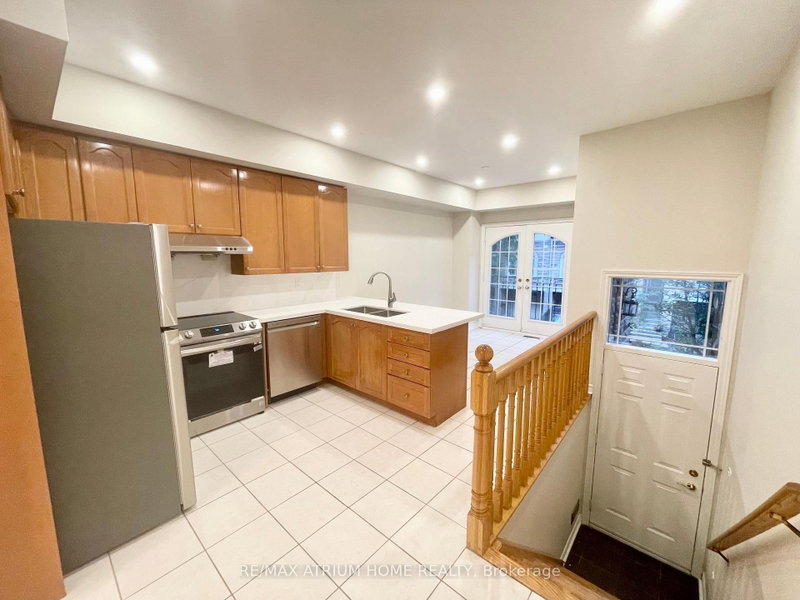 10 William Poole Way