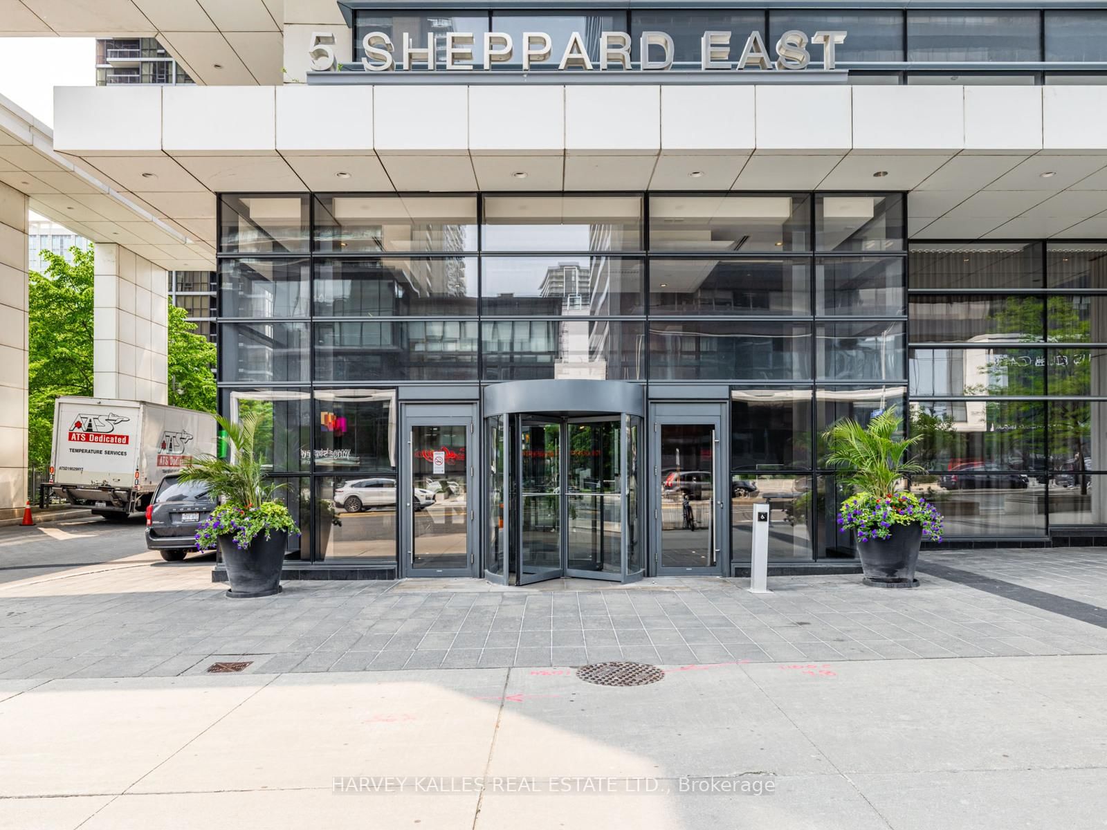 5 Sheppard Avenue E • #2121 • Toronto, ON photo 2
