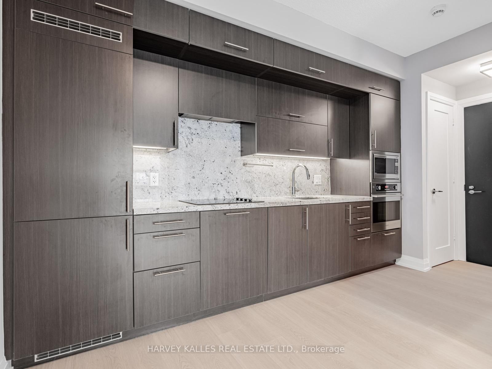 5 Sheppard Avenue E • #2121 • Toronto, ON photo 6