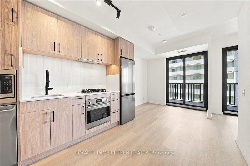 1410 - 109 Erskine Avenue