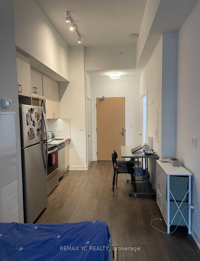 111 - 621 Sheppard Avenue E