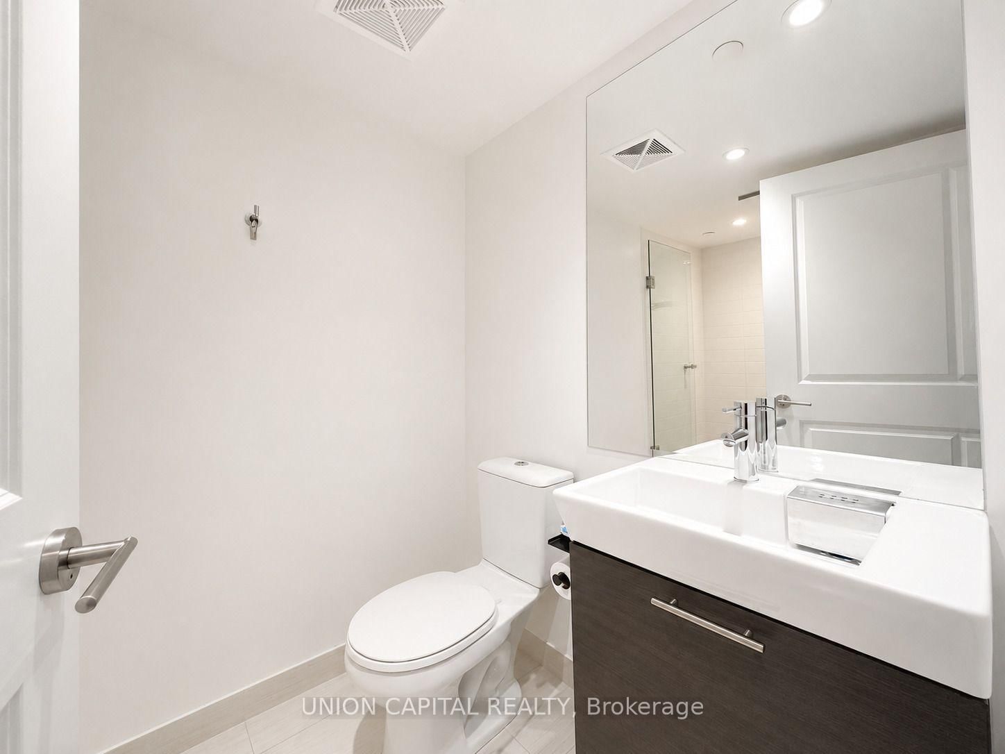 386 Yonge Street • #4903 • Toronto, ON photo 29