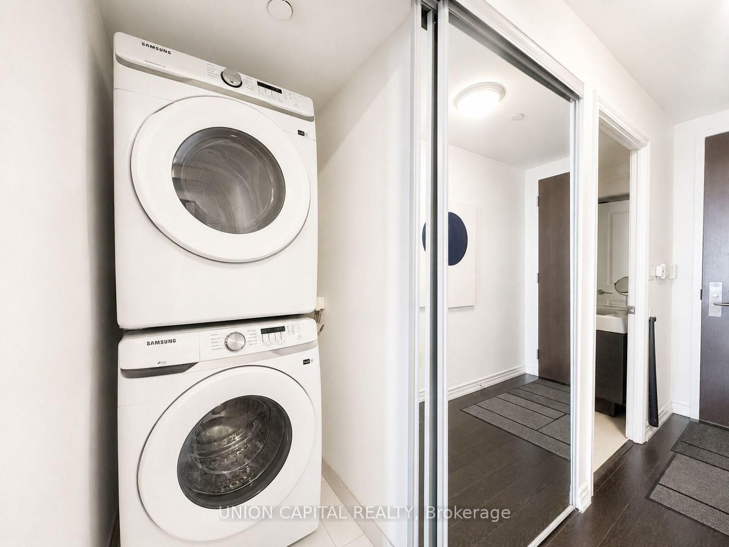 386 Yonge Street • #4903 • Toronto, ON photo 31