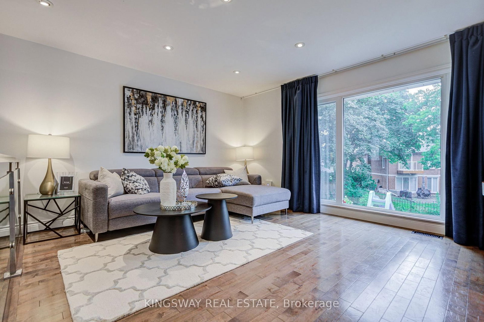 20 Wigmore Drive • Toronto, ON photo 8