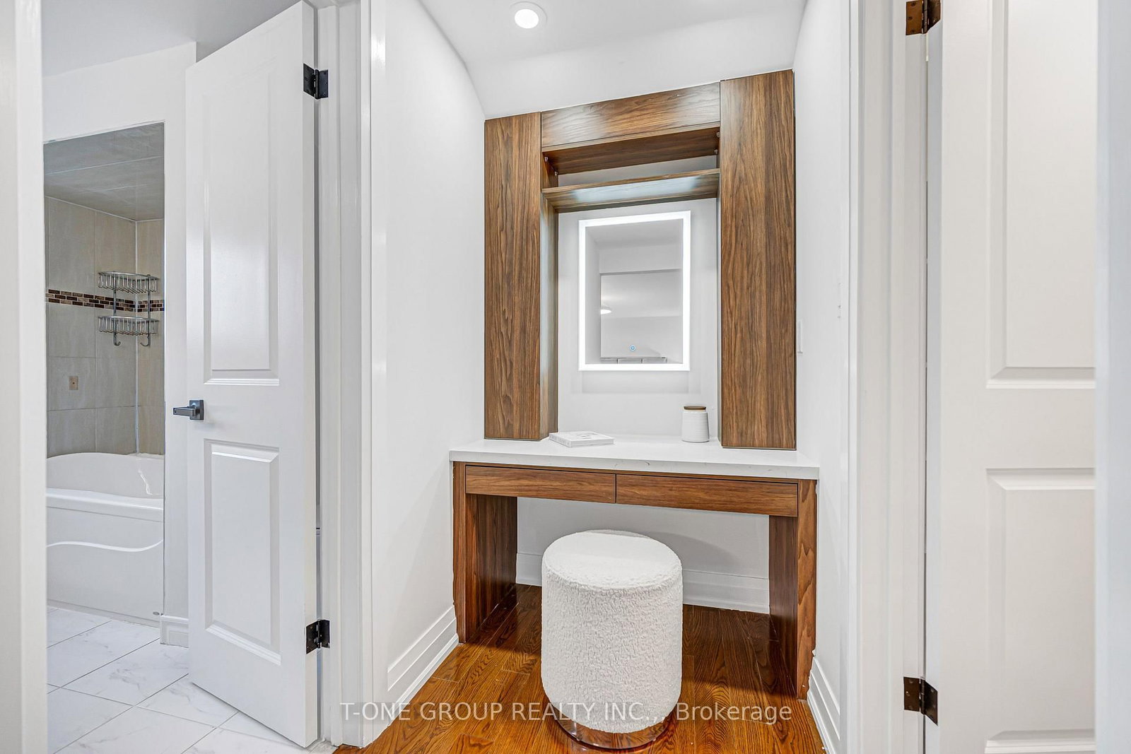 63 Hobart Drive • Toronto, ON photo 30