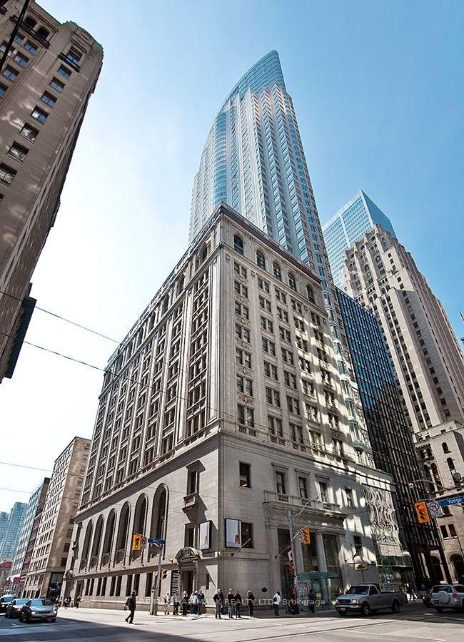 824 - 1 King Street W