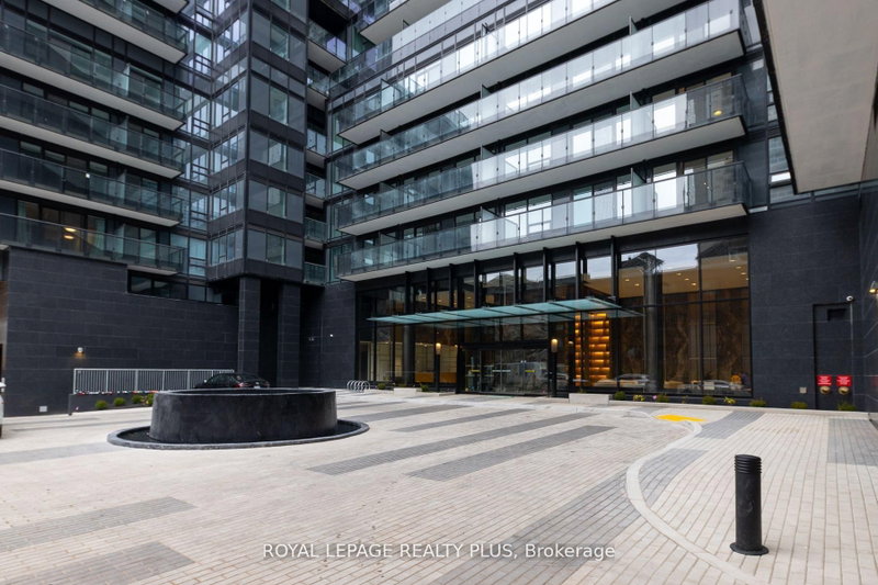 206S - 127 Broadway Avenue S