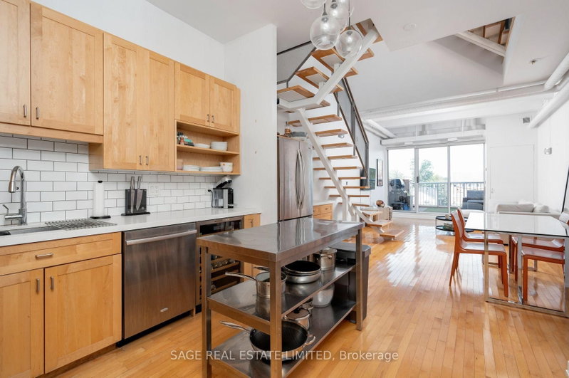 412 - 766 King Street W