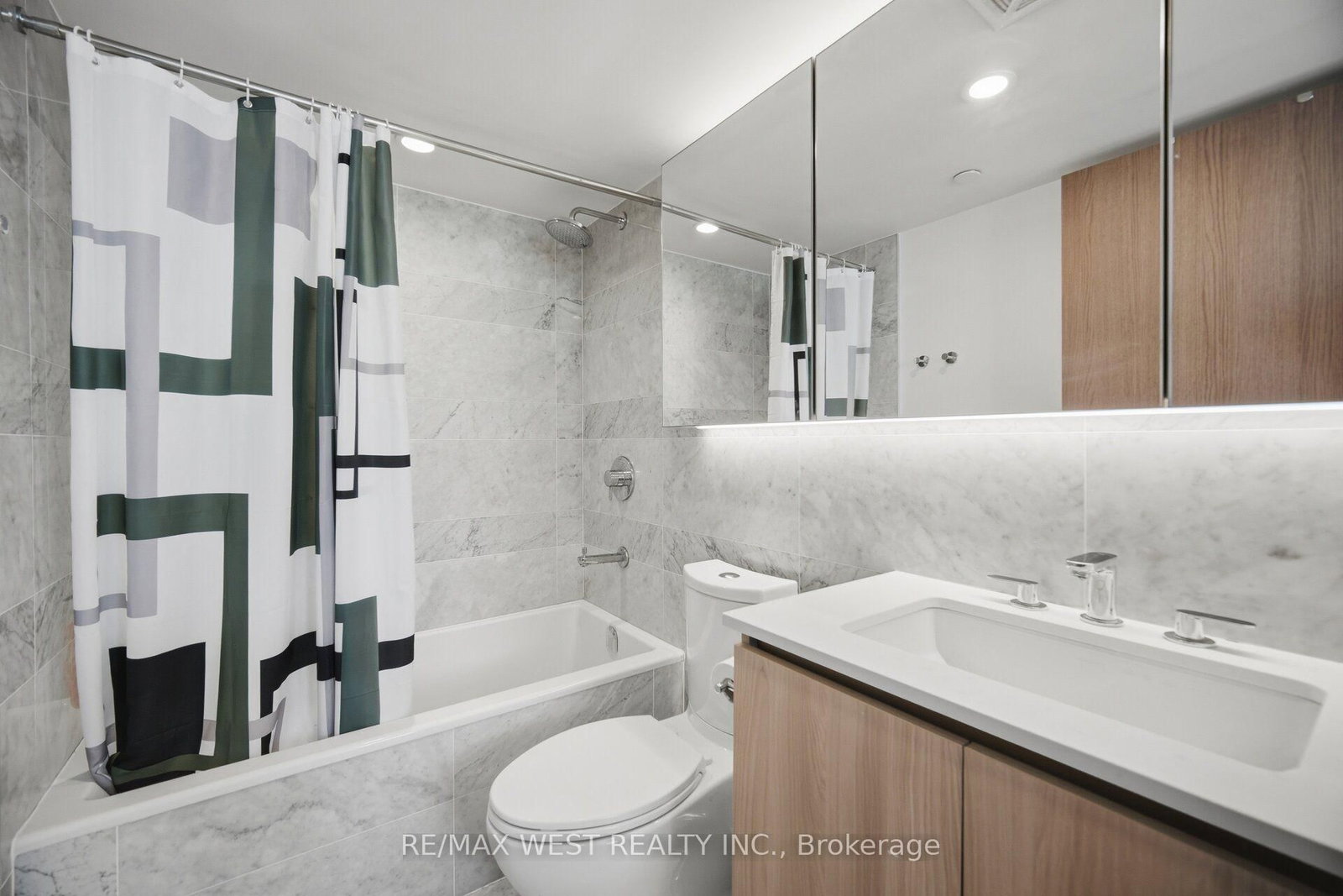 17 Bathurst Street • #1602 • Toronto, ON photo 18