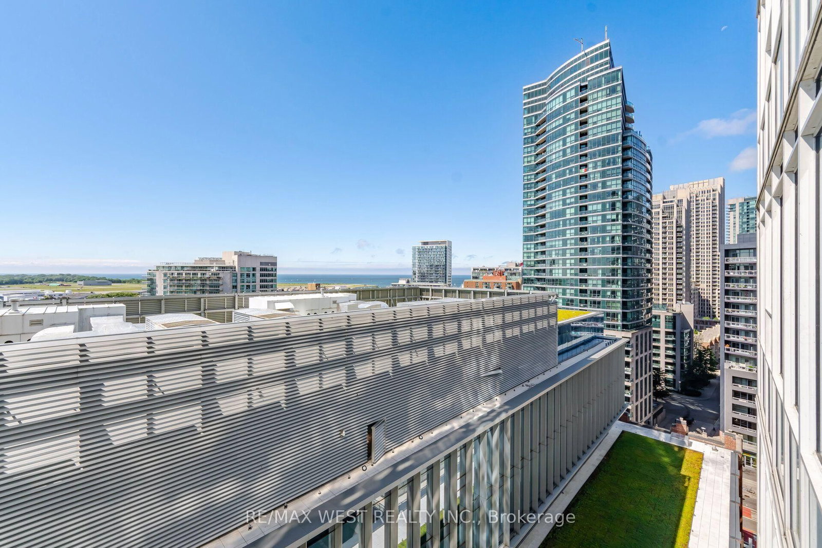17 Bathurst Street • #1602 • Toronto, ON photo 31