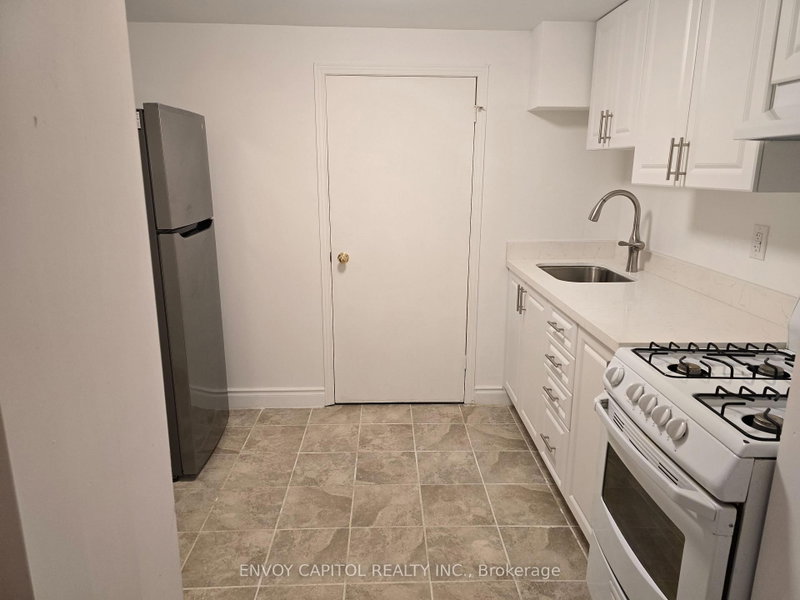 Basement 1 BR - 6 Arrowstook Road