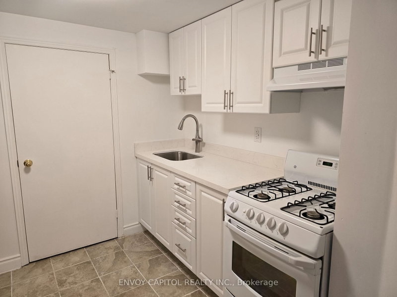 Basement 1 BR - 6 Arrowstook Road