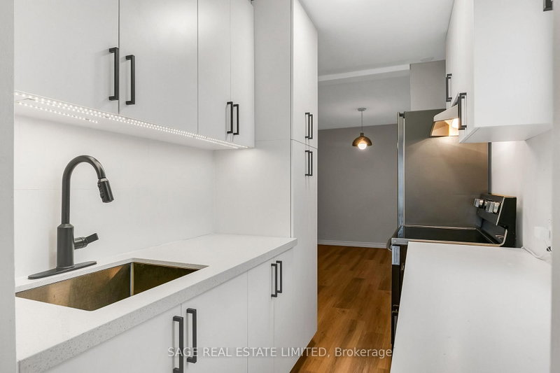 Upper - 633 St Clair Avenue W
