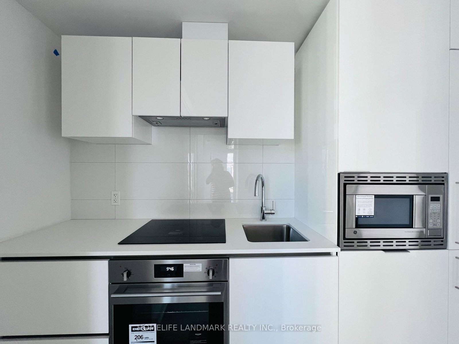 238 Simcoe Street • #2603 • Toronto, ON photo 3