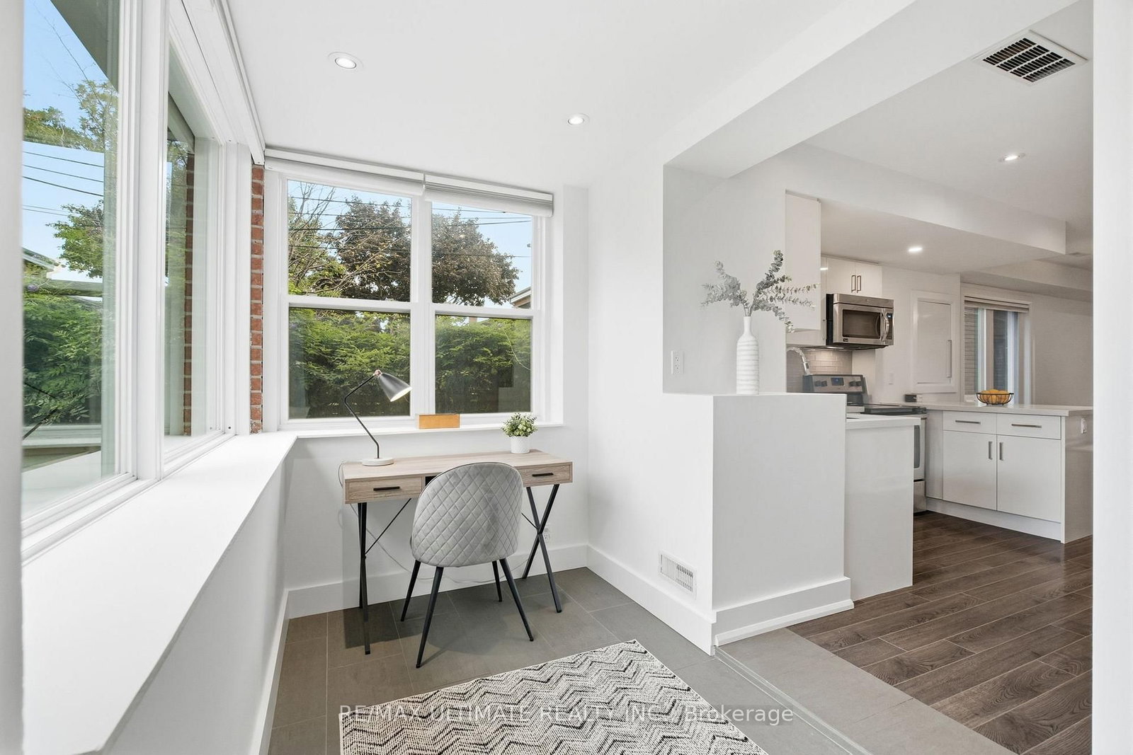 305 Winona Drive • Toronto, ON photo 16