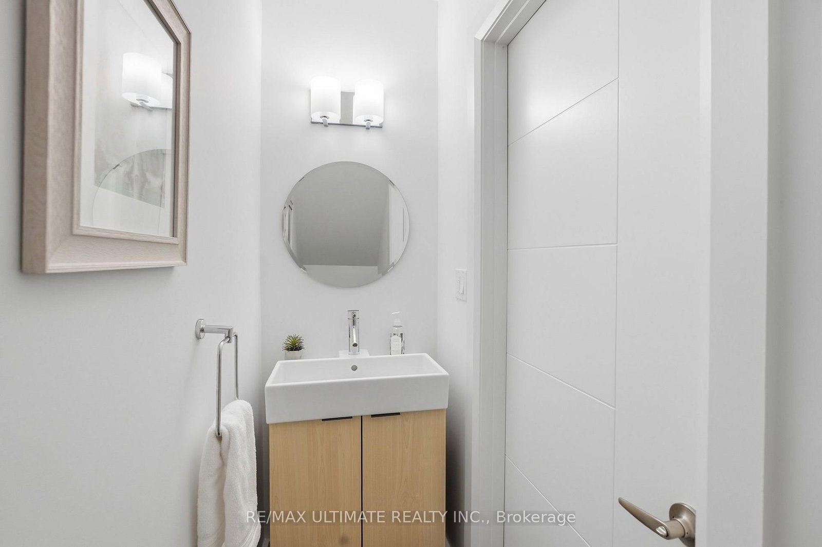 305 Winona Drive • Toronto, ON photo 18