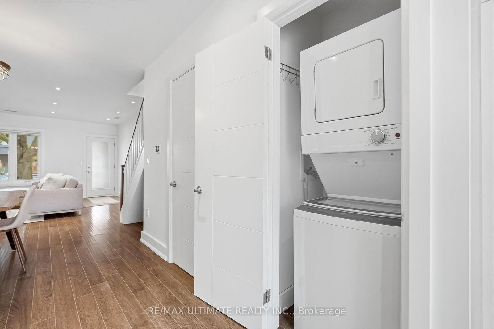 305 Winona Drive • Toronto, ON photo 20