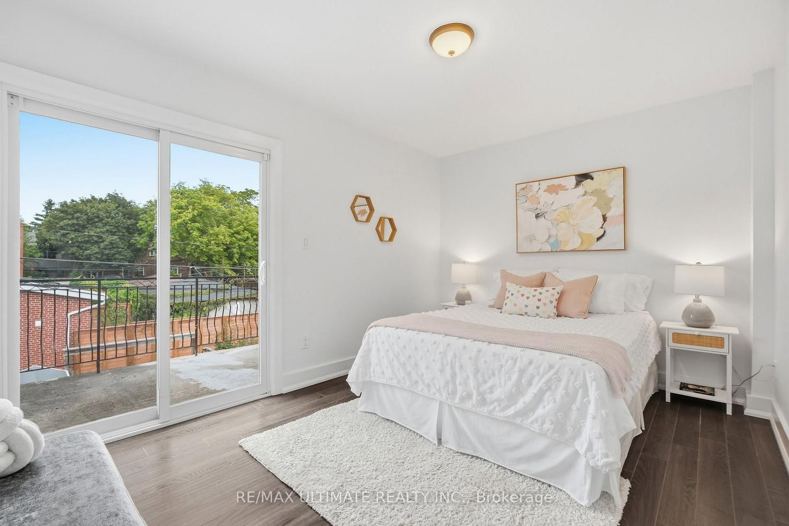 305 Winona Drive • Toronto, ON photo 25