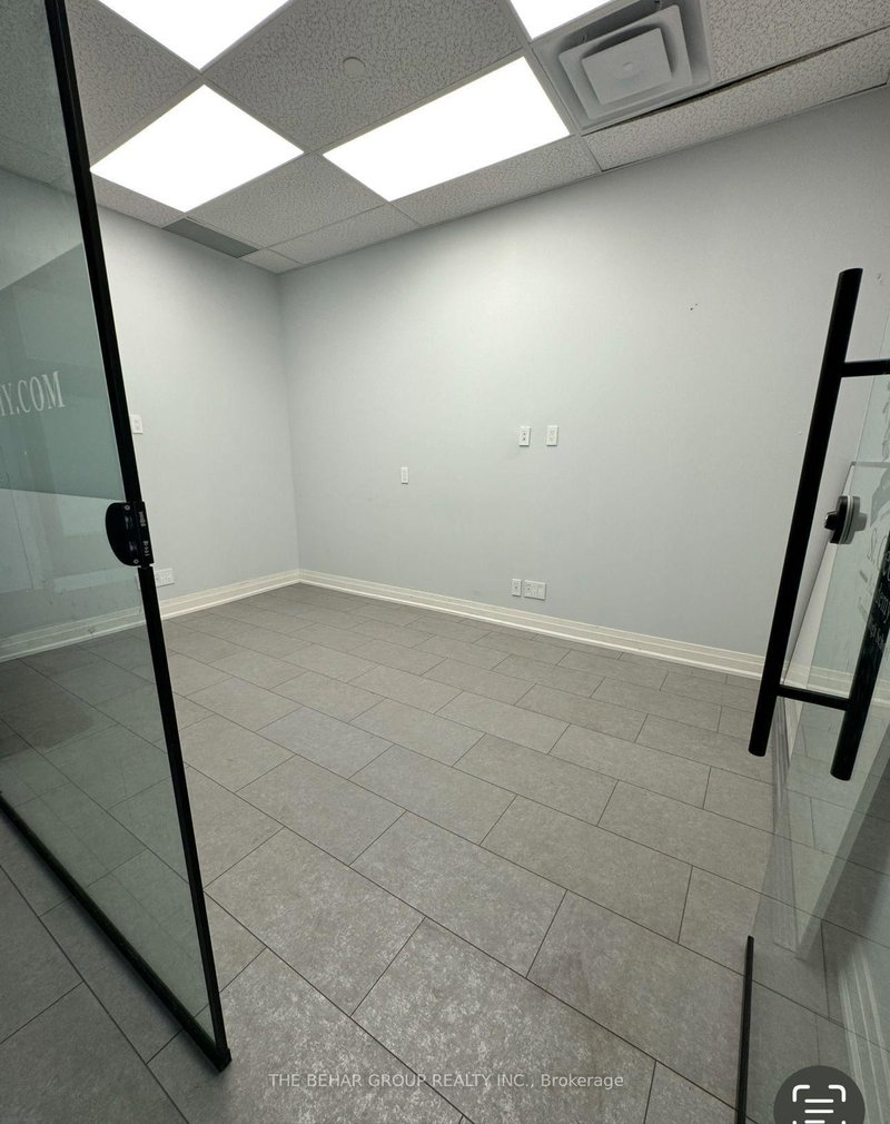 595 Sheppard Ave E photo 5