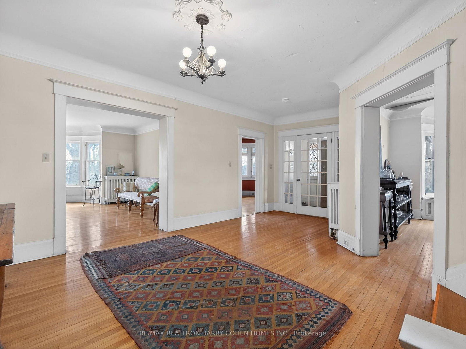 27 Old Yonge Street • Toronto, ON photo 20