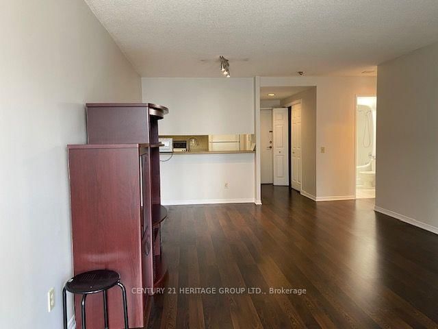 7 Bishop Avenue • #1204 • Toronto, ON photo 12
