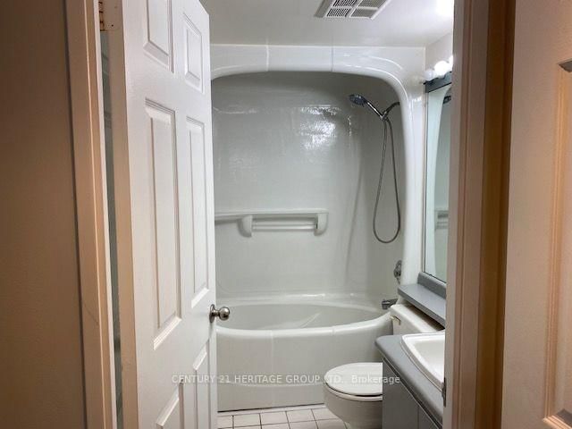 7 Bishop Avenue • #1204 • Toronto, ON photo 17