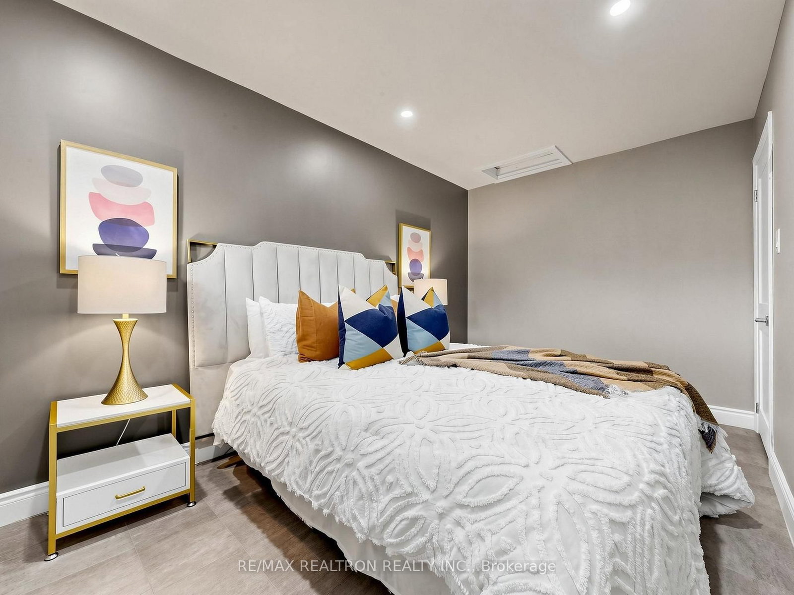 56 Ternhill Crescent • Toronto, ON photo 22