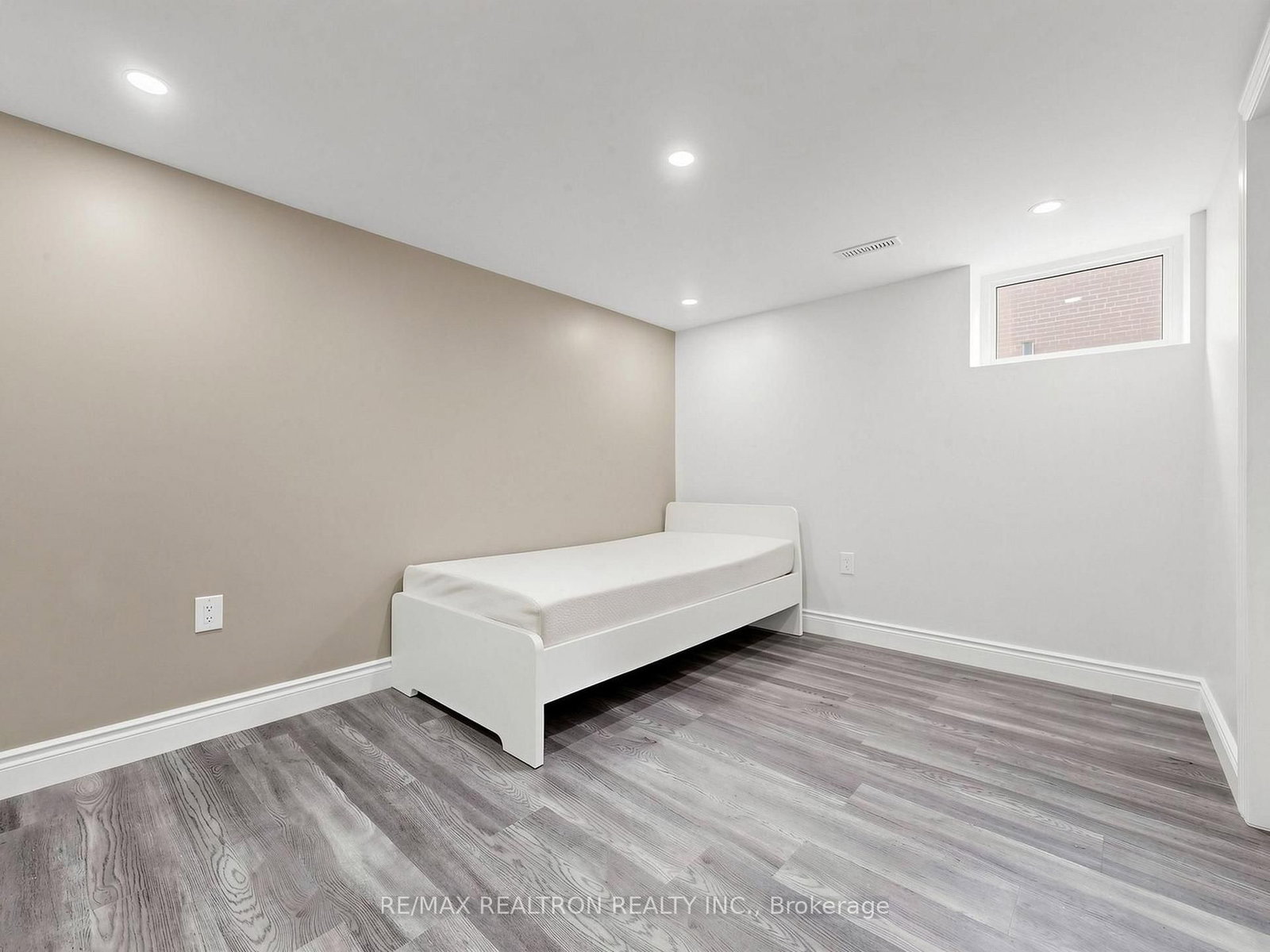 56 Ternhill Crescent • Toronto, ON photo 33