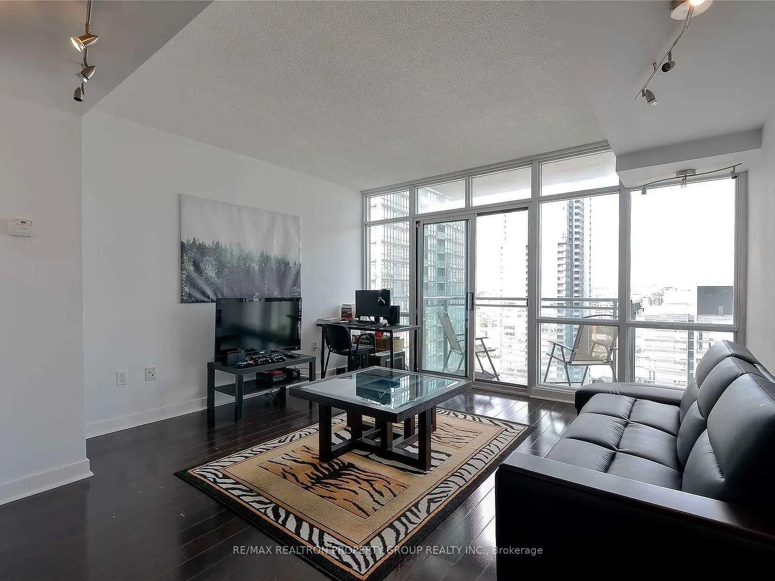 11 Brunel Court • #2605 • Toronto, ON photo 10