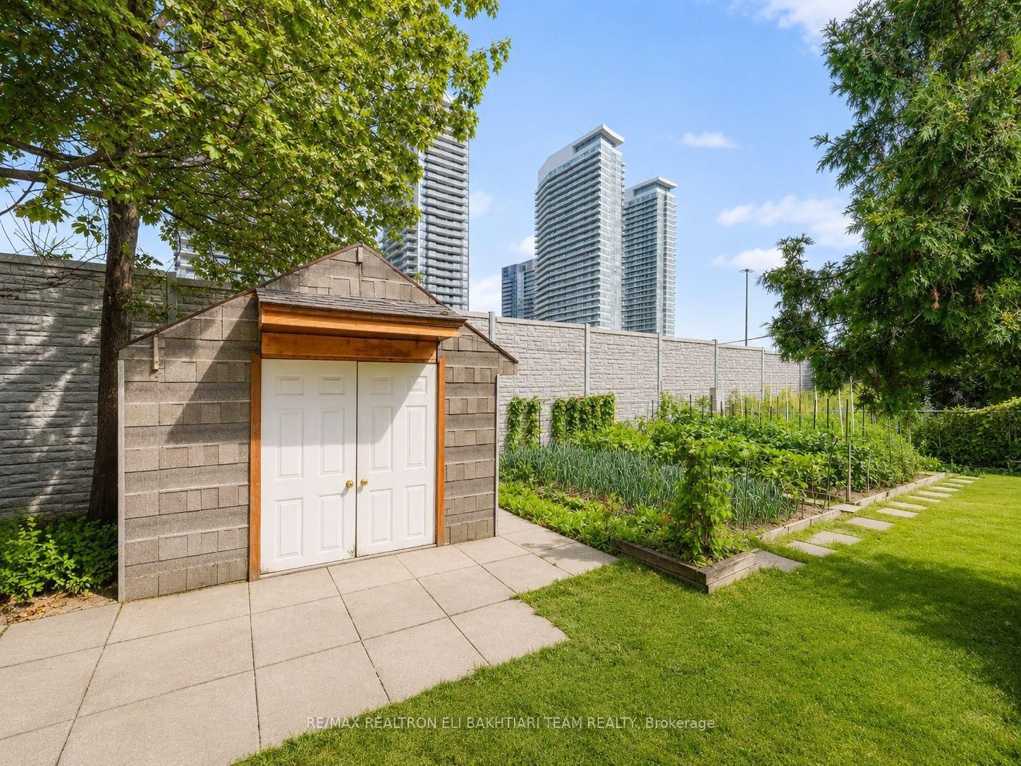180 Woodsworth Road • Toronto, ON photo 38