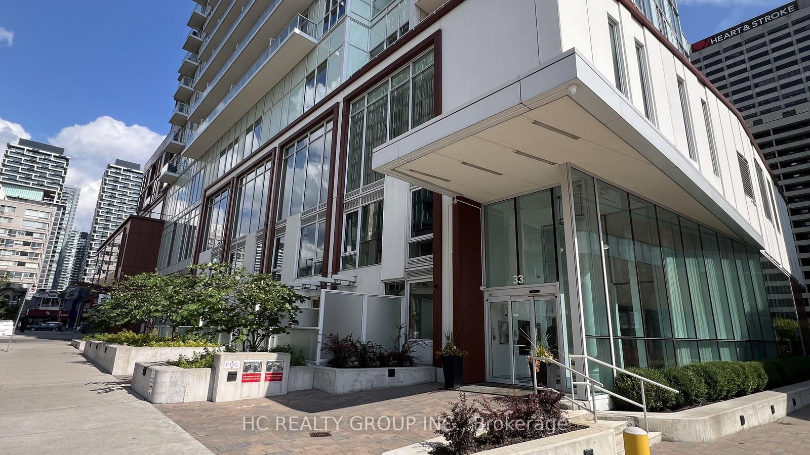 33 Helendale Avenue • #2503 • Toronto, ON photo 18