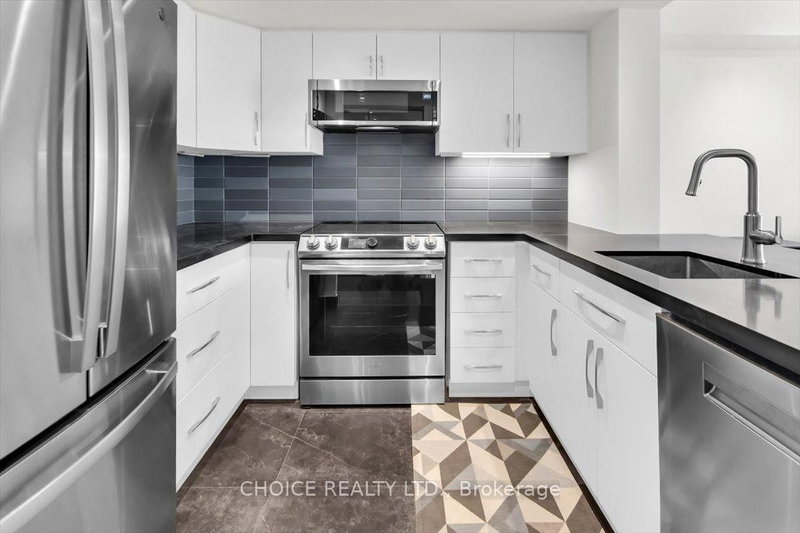 1202 - 705 King Street W