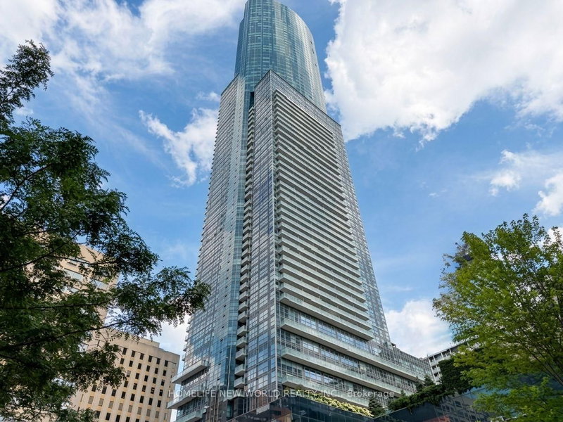 6101 - 388 Yonge Street