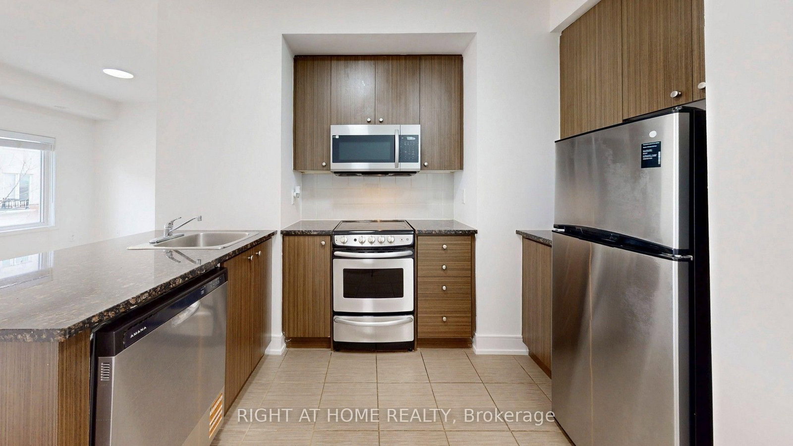 19 Coneflower Crescent • #258 • Toronto, ON photo 11