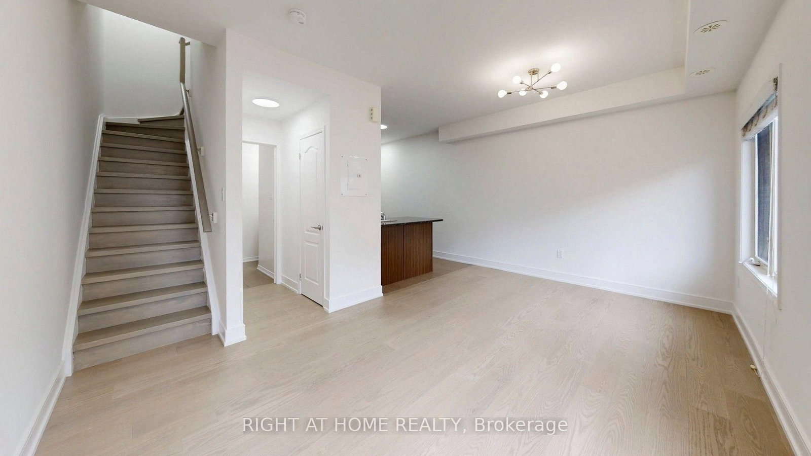 19 Coneflower Crescent • #258 • Toronto, ON photo 15