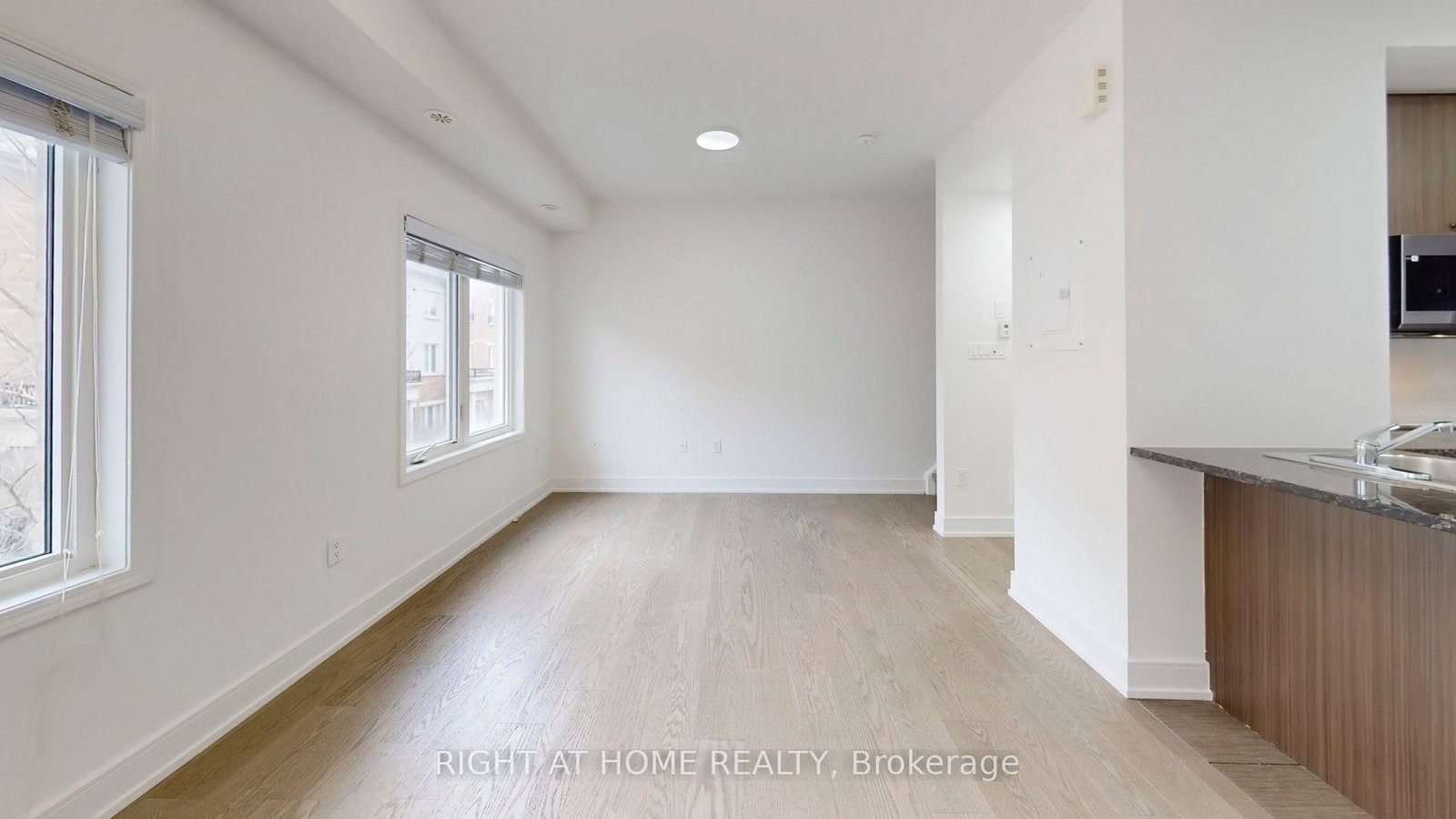 19 Coneflower Crescent • #258 • Toronto, ON photo 17