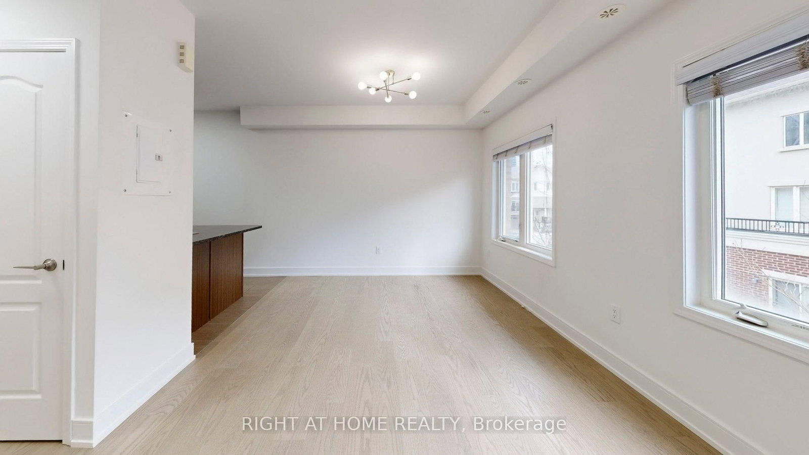 19 Coneflower Crescent • #258 • Toronto, ON photo 18