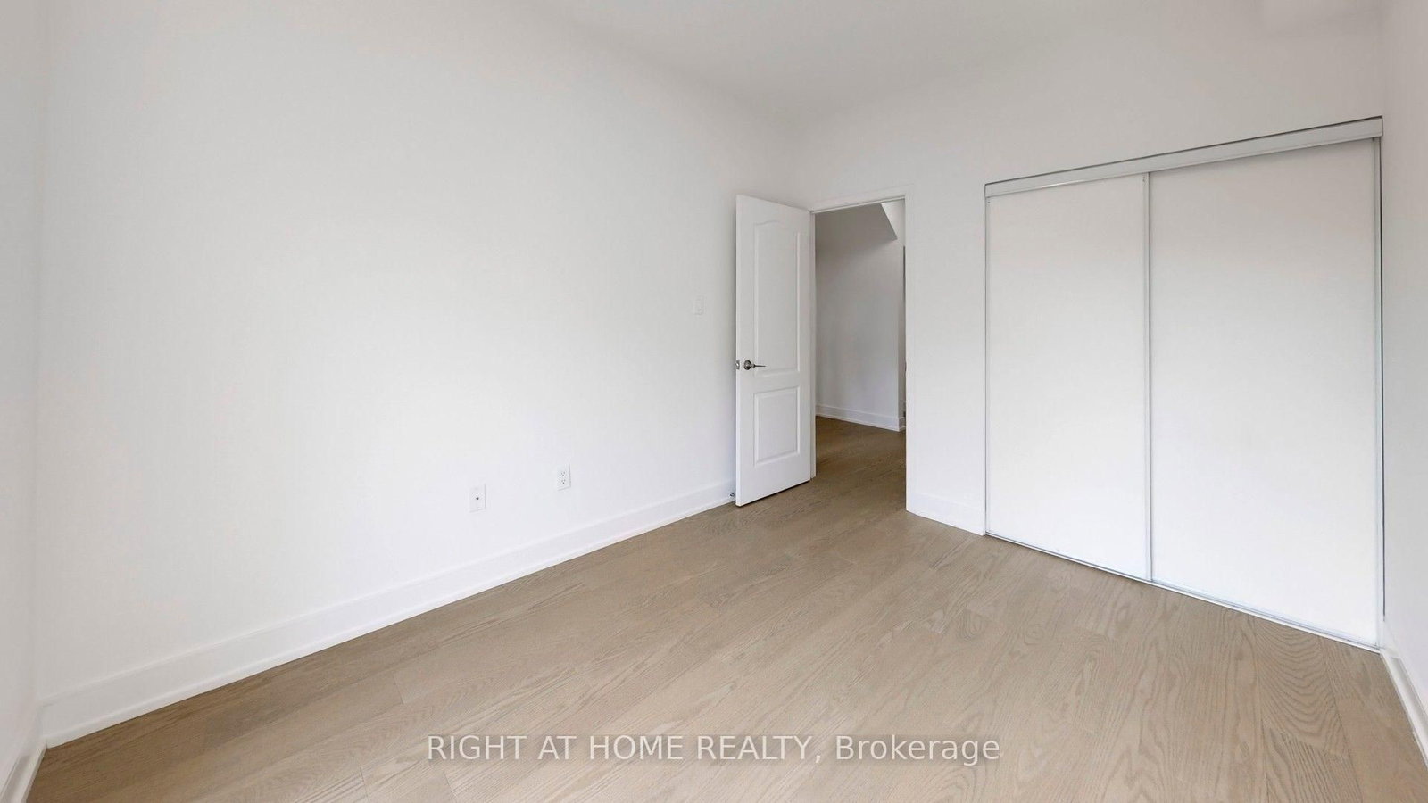19 Coneflower Crescent • #258 • Toronto, ON photo 25