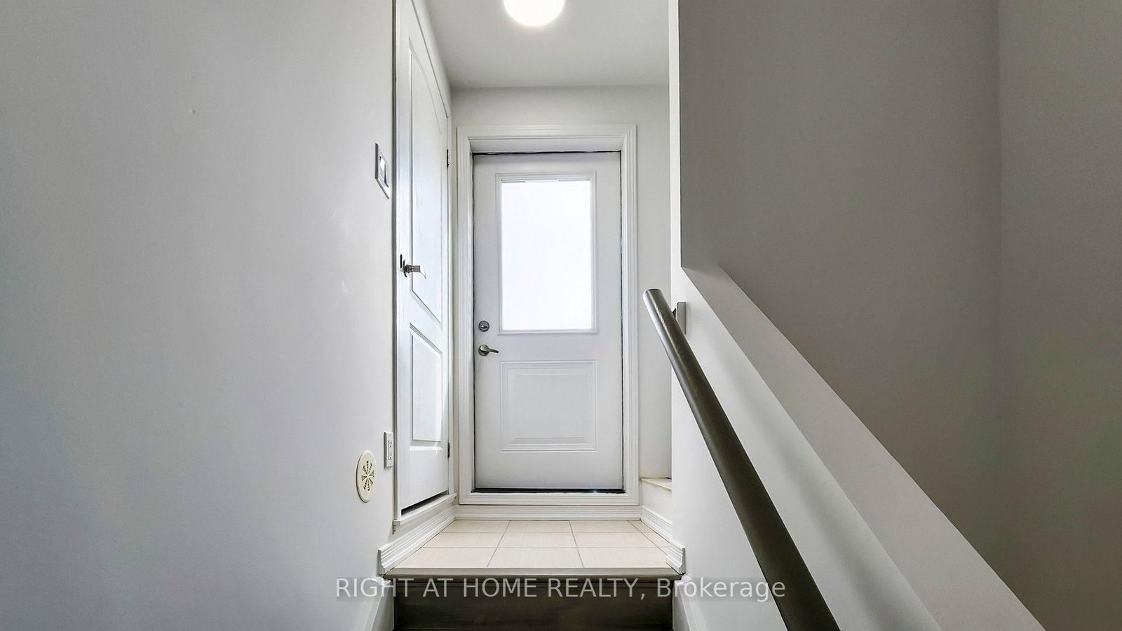 19 Coneflower Crescent • #258 • Toronto, ON photo 32