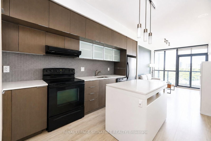 110 Charles Street E