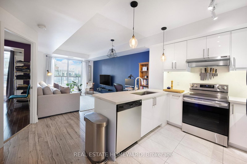 913 - 168 King Street E