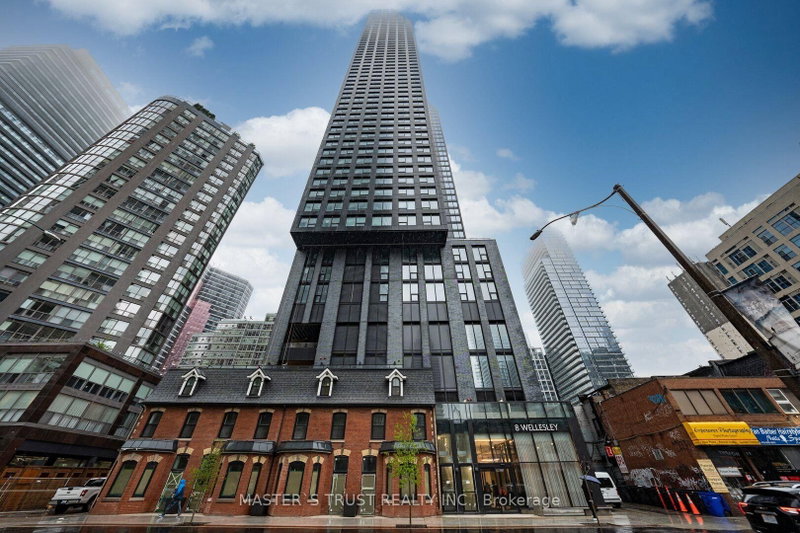 701 - 8 Wellesley Street W