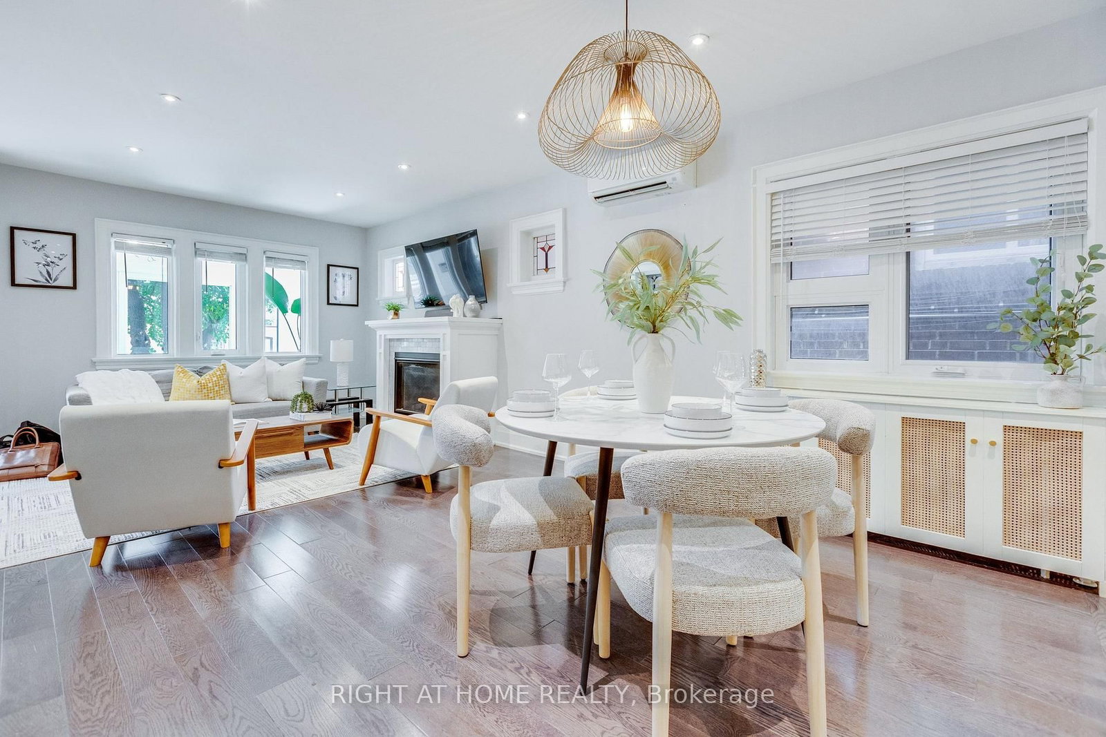 386 Winona Drive • Toronto, ON photo 10