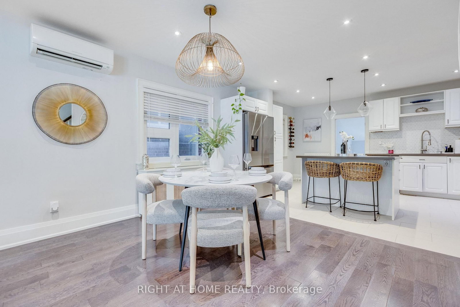 386 Winona Drive • Toronto, ON photo 11